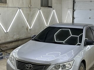 2014 Toyota Camry VII (XV50), серебристый, 1300000 рублей, вид 2