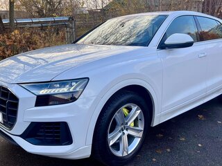 2019 Audi Q8 55 TFSI I (4M), белый, 7250000 рублей, вид 4