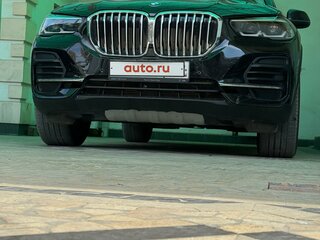 2021 BMW X5 30d IV (G05/G18), чёрный, 9900900 рублей, вид 2