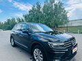 2017 Volkswagen Tiguan II, чёрный, 2200000 рублей - вид 2