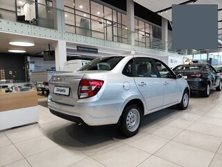 2026 Lada (ВАЗ) Granta I Рестайлинг, серебристый, 1068000 рублей, вид 3