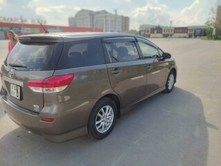 2009 Toyota Wish II, коричневый, 1450000 рублей, вид 1