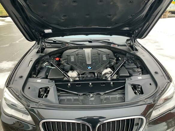 2011 BMW 7 серии 750i xDrive V (F01/F02/F04), чёрный, 2500000 рублей - вид 17