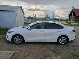 2019 Kia Cerato IV, белый, 1800000 рублей, вид 4