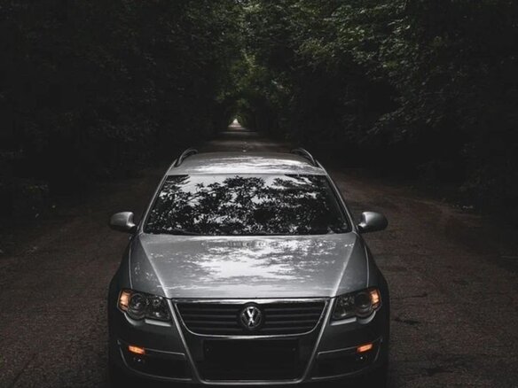 2008 Volkswagen Passat B6, серебристый, 1000000 рублей - вид 1