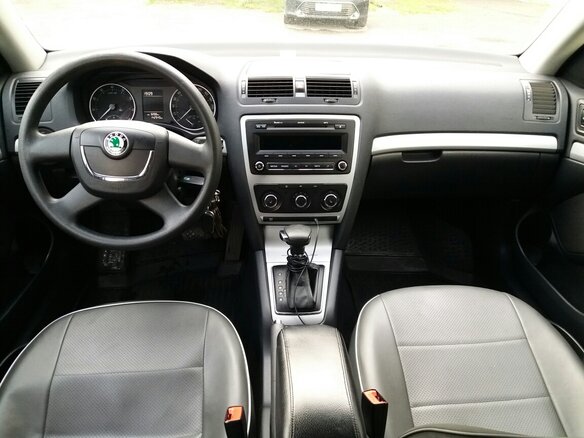 2013 Skoda Octavia II (A5) Рестайлинг, белый - вид 11