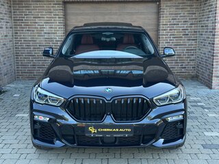 2021 BMW X6 40i III (G06), чёрный, 5780000 рублей, вид 2