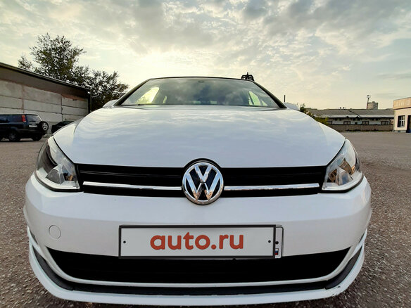 2013 Volkswagen Golf VII, белый - вид 1