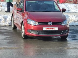 2011 Volkswagen Polo V, красный, 800000 рублей, вид 2
