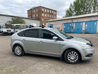 2011 Ford Focus II Рестайлинг, серебристый, 650000 рублей, вид 4