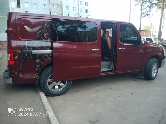 2012 Nissan NV-Series (1500/2500/3500), пурпурный, 2150000 рублей - вид 7