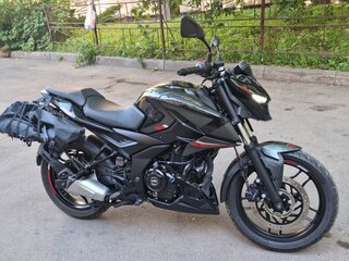 2023 Bajaj Pulsar N250, чёрный, 220000 рублей, вид 1