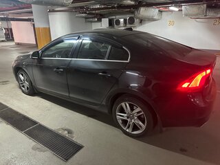 2017 Volvo S60 II Рестайлинг, чёрный, 1500000 рублей, вид 4
