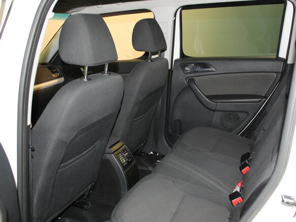 2010 Skoda Yeti I, белый - вид 13