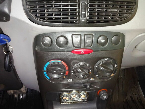2003 Fiat Punto II, красный - вид 11