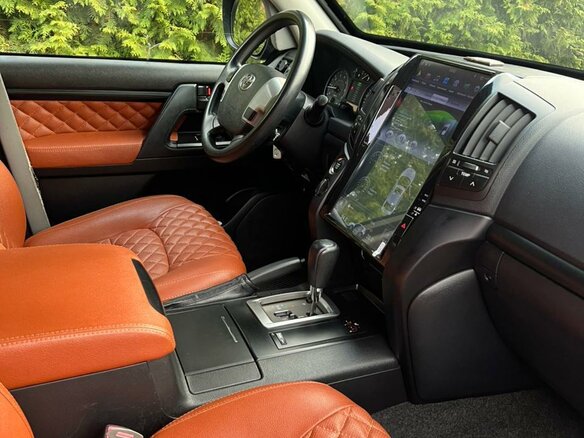2013 Toyota Land Cruiser 200 Series Рестайлинг 1, чёрный, 8900000 рублей - вид 9