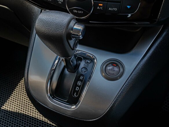 2015 Nissan Serena IV (C26), серый - вид 17