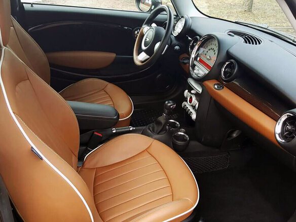 2010 Mini Hatch Cooper S II (R56) Рестайлинг, коричневый - вид 1