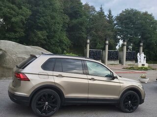 2021 Volkswagen Tiguan II Рестайлинг, коричневый, 2650000 рублей, вид 3