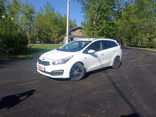 2017 Kia Ceed II Рестайлинг, белый, 1220000 рублей, вид 1