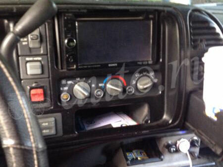 1995 Chevrolet Tahoe I, чёрный - вид 1