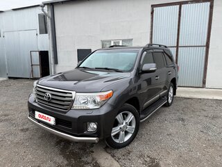 2013 Toyota Land Cruiser 200 Series Рестайлинг 1, серый, 3590000 рублей, вид 1