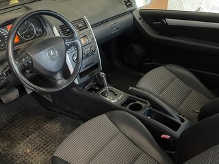 2006 Mercedes-Benz A-Класс 170 II (W169), красный, 500000 рублей, вид 4
