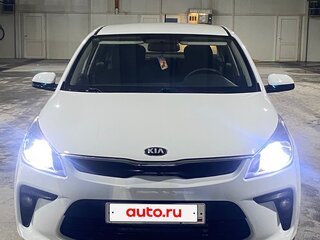 2019 Kia Rio IV, белый, 1250000 рублей, вид 4