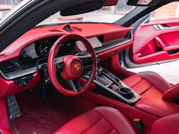 2020 Porsche 911 Carrera 4 VIII (992), серебристый - вид 15