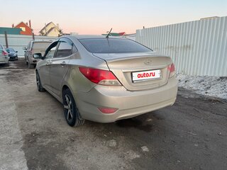 2014 Hyundai Solaris I, бежевый, 700000 рублей, вид 2
