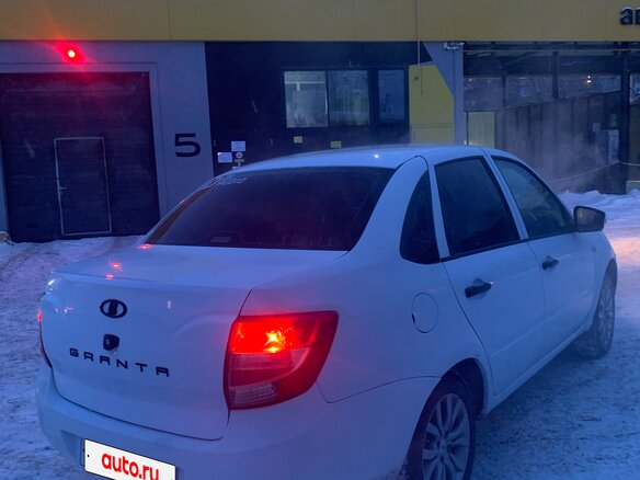 2012 Lada (ВАЗ) Granta I, белый, 210000 рублей - вид 5