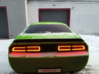 2011 Dodge Challenger SRT8 SRT-8 III Рестайлинг, зелёный, 3500000 рублей, вид 3