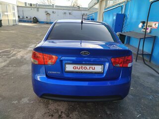 2010 Kia Cerato 6-speed II, голубой, 850000 рублей, вид 2