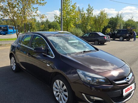 2014 Opel Astra J Рестайлинг, коричневый, 780000 рублей, вид 1