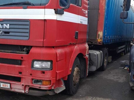 2005 MAN TGA, красный, 2490000 рублей, вид 2