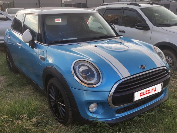 2019 Mini Hatch Cooper III (F55/F56) Рестайлинг, голубой - вид 2