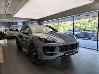 2026 Porsche Cayenne GTS Coupé III Рестайлинг, серый, 28960000 рублей, вид 2
