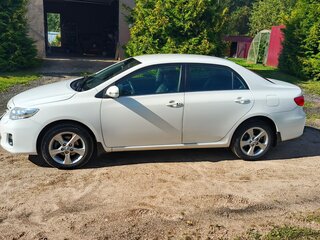 2011 Toyota Corolla X (E140, E150) Рестайлинг, белый, 1200000 рублей, вид 4
