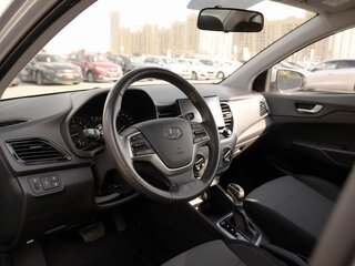 2021 Hyundai Solaris II Рестайлинг, серый, 1650000 рублей, вид 5