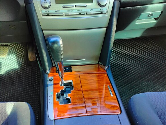 2009 Toyota Camry VI (XV40) Рестайлинг, серебристый, 1550000 рублей - вид 18