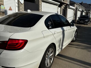 2010 BMW 5 серии 520d VI (F10/F11/F07), белый, 1700000 рублей, вид 3