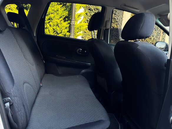 2009 Nissan Note I Рестайлинг, серебристый, 700000 рублей - вид 12