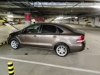2017 Volkswagen Polo V Рестайлинг, коричневый, 700000 рублей, вид 5