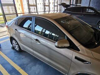 2015 Kia Rio III Рестайлинг, бежевый, 720000 рублей, вид 3