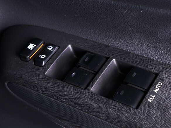 2012 Toyota Wish II Рестайлинг, чёрный, 950000 рублей - вид 14