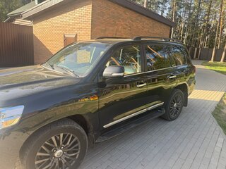 2016 Toyota Land Cruiser 200 Series Рестайлинг 2, чёрный, 5000000 рублей, вид 4