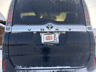 2014 Toyota Voxy III (R80), чёрный, 2150000 рублей, вид 3