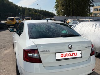 2019 Skoda Octavia III (A7) Рестайлинг, белый, 2000000 рублей, вид 3
