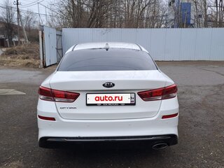 2019 Kia Optima IV Рестайлинг, белый, 1320000 рублей, вид 3