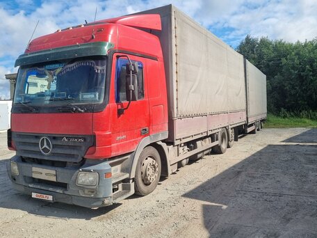 2007 Mercedes-Benz Actros, красный, 3200000 рублей, вид 1